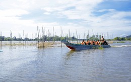 Đồn Biên phòng Vĩnh Nguơn bảo vệ biên giới trong mùa nước nổi