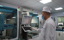 Bệnh viện Đa khoa Trung ương Cần Thơ vận hành hệ thống tự động hóa phòng xét nghiệm