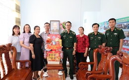 BĐBP tỉnh An Giang: Thăm, tặng quà chúc mừng Lễ Sen Dolta năm 2025