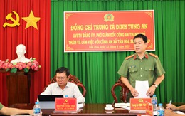 Phó Giám đốc Công an TP Cần Thơ làm việc với Công an xã Tân Hòa
