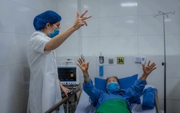 Bệnh viện Đa khoa Trung ương Cần Thơ: Can thiệp thành công túi phình mạch não cho cụ bà 90 tuổi