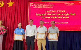 Trung tâm Trợ giúp Pháp lý Nhà nước số 1: Trao tặng nhà Đại đoàn kết