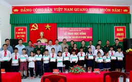 BĐBP TP Cần Thơ trao 200 suất học bổng cho học sinh có hoàn cảnh khó khăn khu vực biên giới biển