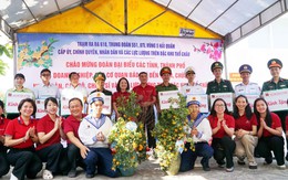 Thăm tặng quà cán bộ, chiến sĩ, Nhân dân đặc khu Thổ Châu - điểm đầu tiên của hải trình thăm các đảo Tây Nam