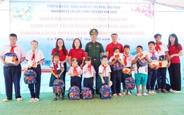 Bộ Tư lệnh Vùng 5 Hải quân: Thăm, chúc Tết cán bộ, chiến sĩ, Nhân dân trên đảo Hòn Chuối