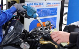 Giá xăng giảm, giá dầu tăng hơn 400 đồng/lít