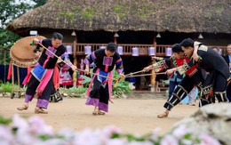 Khai xuân "Mở Cổng trời", tận hưởng trọn vẹn sắc xuân Tây Bắc trên đỉnh Fansipan dịp năm mới