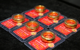 Giá vàng hôm nay 27/1: Duy trì mức lịch sử 177 triệu đồng/lượng