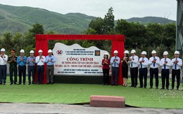 Gắn biển công trình băng tải vận chuyển than Núi Béo - Hà Tu - Trung tâm chế biến - Làng Khánh