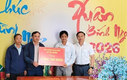 Đà Nẵng: Sở Tài chính trao tặng quà Tết cho người dân hai xã vùng núi