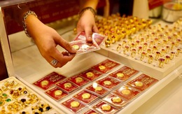 Giá vàng hôm nay 13/2: Giá vàng thế giới giảm xuống đáy một tuần