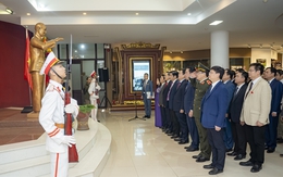 Thành phố Huế: Dâng hoa tưởng nhớ Chủ tịch Hồ Chí Minh và khai mạc Hội Báo Xuân Bính Ngọ 2026