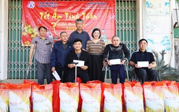 Nghệ An: Trao 50 suất quà Tết, lan tỏa yêu thương đến những hoàn cảnh yếu thế