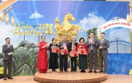 Bệnh viện Đa khoa Xanh Pôn tổ chức gặp mặt, chúc tết cán bộ công tác tại Bệnh viện qua các thời kỳ nhân dịp Xuân Bính Ngọ 2026