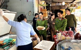 Phát hiện, thu giữ 4 tấn thực phẩm không rõ nguồn gốc tại Thanh Hóa