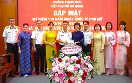 Phụ nữ cơ quan Bộ Tư lệnh Vùng 2 Hải quân vững vàng nơi đầu sóng