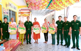 BĐBP tỉnh An Giang thăm, tặng quà nhân dịp Tết Chôl Chnăm Thmây năm 2026