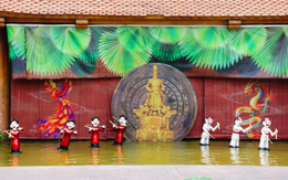 Múa rối nước thu hút du khách tại Lễ hội Đền Hùng 2026