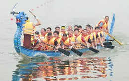 Phú Thọ: Giải Bơi chải thu hút đông đảo du khách thập phương dịp Giỗ Tổ Hùng Vương