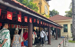 Hà Nội phân luồng giao thông, bố trí 8 điểm đỗ xe phục vụ vào Lăng Bác dịp lễ