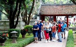 Hà Nội: Đón hơn 12,14 triệu lượt du khách trong 4 tháng đầu năm