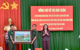 Phó Chủ tịch nước Võ Thị Ánh Xuân thăm, động viên cán bộ, chiến sĩ Biên phòng Cửa khẩu cảng Dương Đông