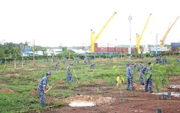 Trung tâm Bảo đảm kỹ thuật Vùng 2 hải quân tổ chức “Tết trồng cây đời đời nhớ ơn Bác Hồ”