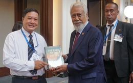 Giới thiệu sách “Con đường tương lai” tới bạn bè quốc tế tại Diễn đàn Tương lai ASEAN 2026