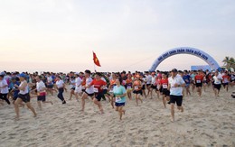 Đà Nẵng: Gần 2.000 VĐV tham gia giải Chạy chân trần trên biển 2026