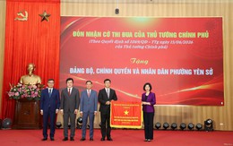 Phường Yên Sở đón nhận Cờ thi đua của Chính phủ sau một năm vận hành chính quyền hai cấp