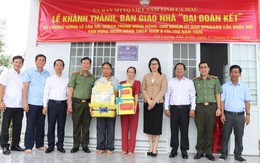 Thượng tướng Lê Tấn Tới thăm, động viên gia đình chính sách tại Cà Mau