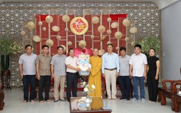 Công an TP Cần Thơ thăm, chúc mừng dịp Lễ Vu Lan năm 2026 