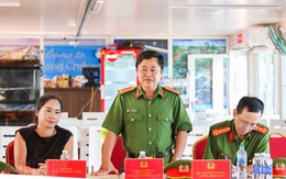 Công an TP Cần Thơ thực tập phương án chữa cháy, cứu nạn, cứu hộ trên sông Cần Thơ