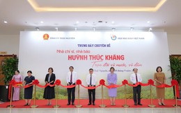Nhà báo Huỳnh Thúc Kháng:
"học hành rất rộng, chí khí rất bền, đạo đức rất cao"