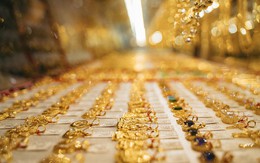 Giá vàng hôm nay 1/10: Vàng thế giới chịu áp lực bán