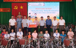 Nghệ An: Trao 100 xe đạp tiếp sức học sinh khó khăn đến trường