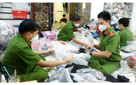 An Giang: Tạm giữ hơn 14.400 sản phẩm nhập lậu không rõ nguồn gốc