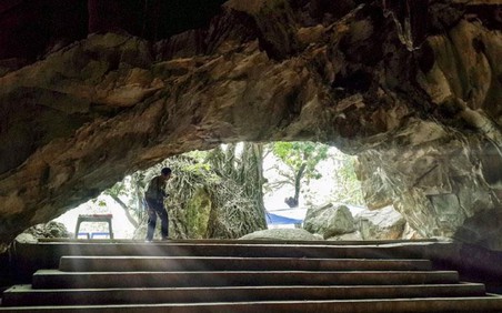 Hang Trầm – Chùa Trầm: Nơi Lời thiêng sông núi vang vọng