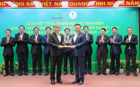Ký kết hợp tác giữa VRG và Petrovietnam: Nỗ lực hướng tới tăng trưởng xanh