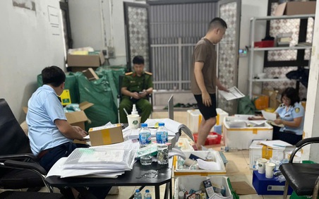 Truy quét loạt cơ sở mỹ phẩm ở Hà Nội, phát hiện nhiều hàng lậu tại cửa hàng Linh Nấm