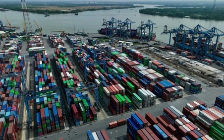 Cán cân thương mại quý đầu năm, nhập siêu 3,64 tỷ USD