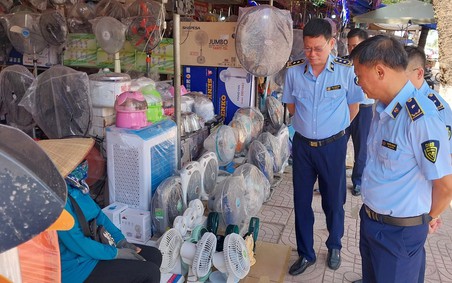Cục QLTT Hà Nội chỉ đạo kiểm tra xử lý vi phạm kinh doanh, nâng giá thiết bị điện