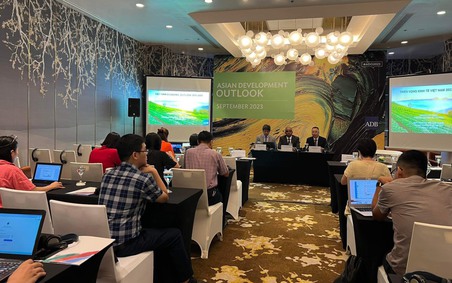 ADB: Kinh tế Việt Nam vẫn vững vàng trong bối cảnh nhu cầu toàn cầu suy yếu