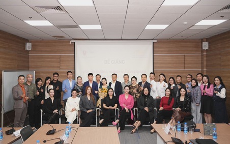 Trường CĐ Hữu Nghị: Bế giảng Lớp bồi dưỡng nghiệp vụ Livestream - Khóa 01