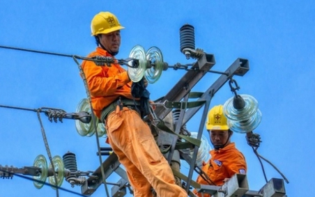 Giá bán lẻ điện sinh hoạt giảm còn 5 bậc