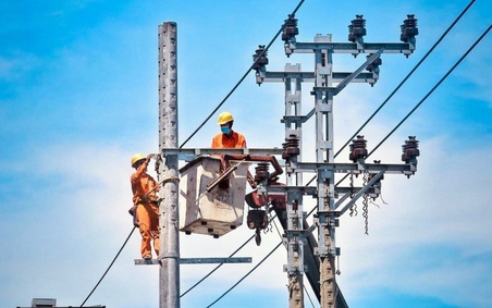 6 nhóm giải pháp bảo đảm việc cung ứng điện trong năm 2025