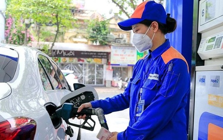 Đã có 21 lần điều chỉnh giá bán xăng dầu trong 5 tháng đầu năm 2025