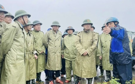 Phó Thủ tướng Trần Hồng Hà kiểm tra công tác phòng, chống bão số 3 tại các điểm xung yếu ở Thanh Hóa