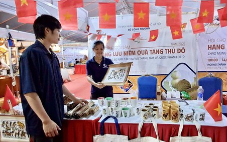 Hà Nội: Quảng bá tinh hoa làng nghề tại Hội chợ triển lãm hàng lưu niệm, quà tặng Thủ đô năm 2025