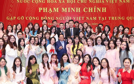 Thủ tướng chia sẻ với kiều bào tại Trung Quốc về không khí, tinh thần Quốc khánh trong nước